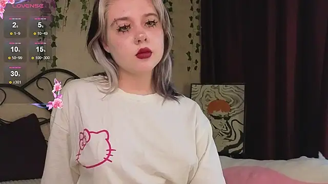 IrisSoCute online show from 10/24/25, 08:33