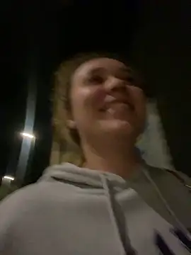 Snapshot of Wild2XXX chatting on 10/21/25, 11:27 Wild2XXX online show from 10/21/25, 11:27