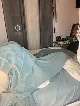 Snapshot of Wild2XXX chatting on 11/23/25, 07:02 Wild2XXX online show from 11/23/25, 07:02