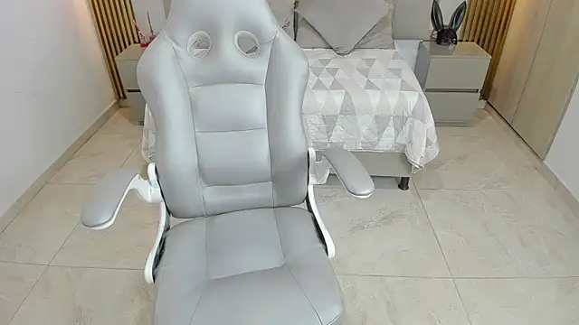 Keisha jalal online show from 10/14/25, 08:09