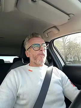 Axl hot online show from 03/31/26, 03:34