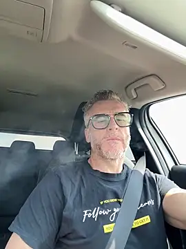 Axl hot online show from 04/19/26, 10:36