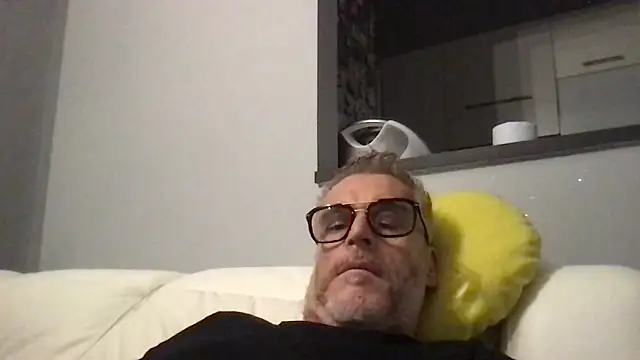 Axl hot online show from 05/02/26, 12:59