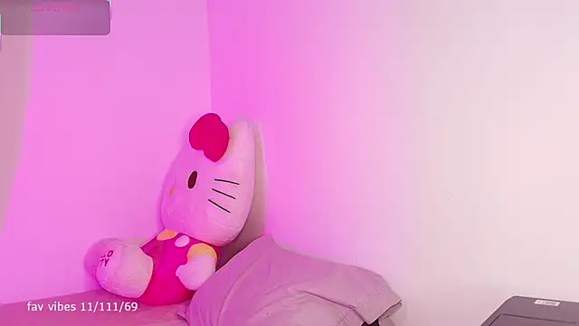 Snapshot of dulceangel__ chatting on 09/12/25, 02:11 dulceangel online show from 09/12/25, 02:11