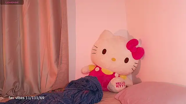 Snapshot of dulceangel__ chatting on 09/16/25, 02:12 dulceangel online show from 09/16/25, 02:12