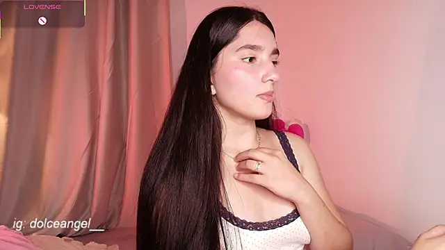 Snapshot of dulceangel__ chatting on 09/22/25, 04:25 dulceangel online show from 09/22/25, 04:25