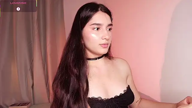 Snapshot of dulceangel__ chatting on 10/06/25, 04:10 dulceangel online show from 10/06/25, 04:10