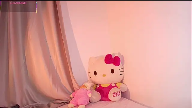 Snapshot of dulceangel__ chatting on 10/24/25, 04:20 dulceangel online show from 10/24/25, 04:20