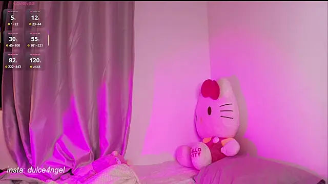 Snapshot of dulceangel__ chatting on 11/23/25, 03:39 dulceangel online show from 11/23/25, 03:39