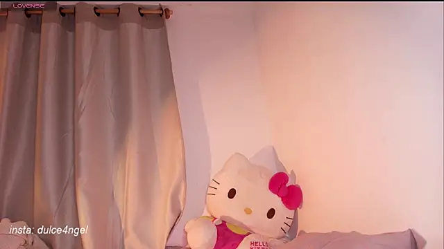 Snapshot of dulceangel__ chatting on 11/27/25, 03:08 dulceangel online show from 11/27/25, 03:08