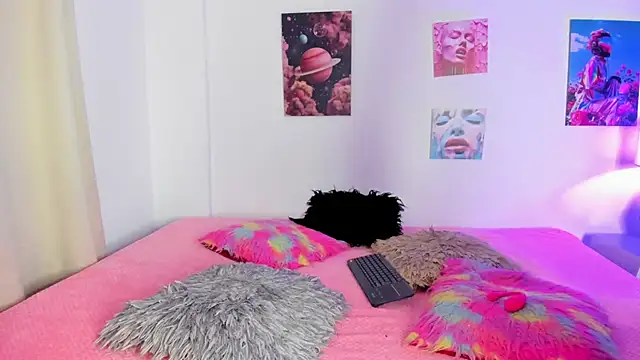 mia purplee online show from 10/02/25, 03:13