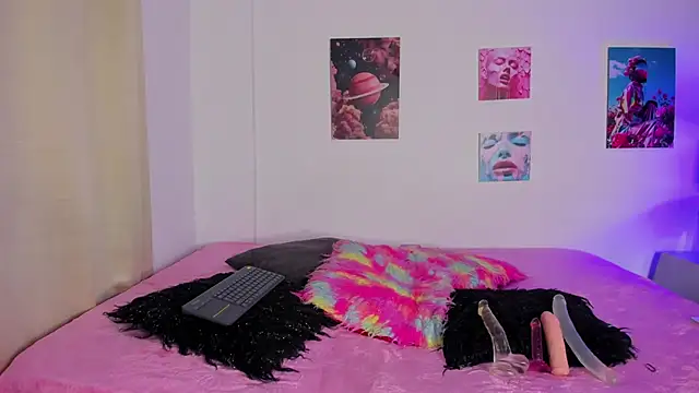 mia purplee online show from 10/21/25, 03:18