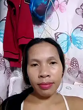 HotNaughtyGirl23 online show from 12/05/25, 09:40