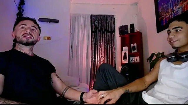 Snapshot of Edwardjonnes chatting on 02/07/26, 02:04 Edwardjonnes online show from 02/07/26, 02:04