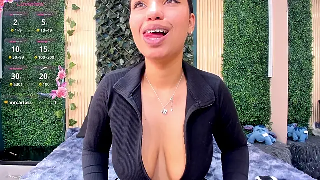 KhateAndersson online show from 12/01/25, 08:14