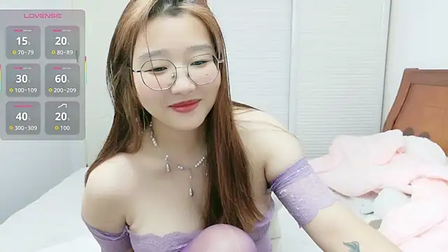 Snapshot of sisi-maiden chatting on 09/17/25, 08:27 sisi-maiden online show from 09/17/25, 08:27
