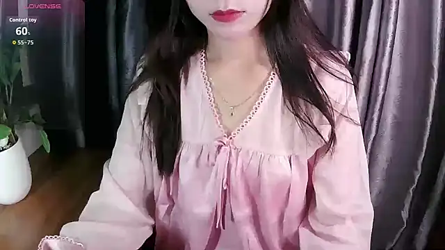 Snapshot of Mai_aug chatting on 10/27/25, 03:16 Mai aug online show from 10/27/25, 03:16