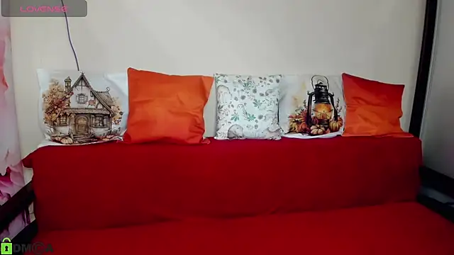 SelinLi online show from 10/17/25, 07:55