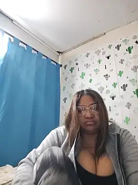 Snapshot of Avannay chatting on 05/23/26, 01:00 Avannay online show from 05/23/26, 01:00