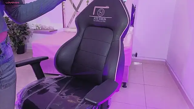 ZURY TAY online show from 03/21/26, 11:48