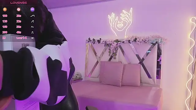 ZURY TAY online show from 04/22/26, 11:45