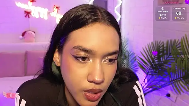 Snapshot of artemiss_tay chatting on 12/22/25, 07:33 artemiss tay online show from 12/22/25, 07:33