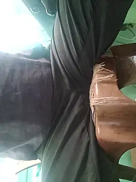 Snapshot of bikiiaa chatting on 11/04/25, 03:49 bikiiaa online show from 11/04/25, 03:49