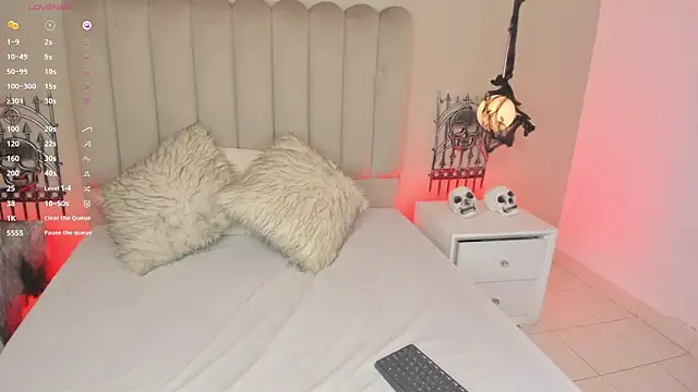 Dani rosse  online show from 10/23/25, 12:37