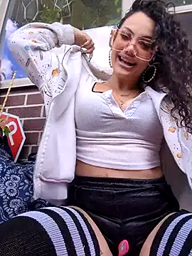 Snapshot of Av3ryyBe3 chatting on 06/19/26, 08:01 Av3ryyBe3 online show from 06/19/26, 08:01