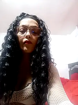 Snapshot of Lady_16 chatting on 10/16/25, 10:33 Lady 16 online show from 10/16/25, 10:33