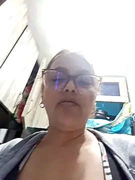 Lady 16 online show from 12/18/25, 10:27