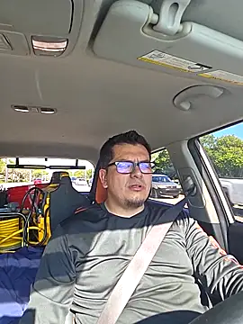 Snapshot of lucho8690 chatting on 04/28/26, 09:20 lucho8690 online show from 04/28/26, 09:20