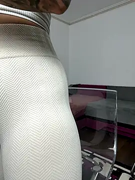 MiaKiittyy online show from 10/27/25, 12:58