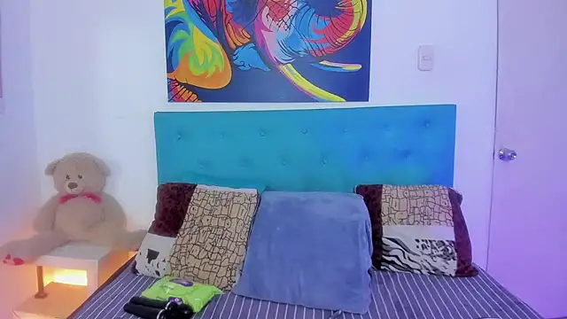 Snapshot of neferet_opal chatting on 10/03/25, 02:08 neferet opal online show from 10/03/25, 02:08