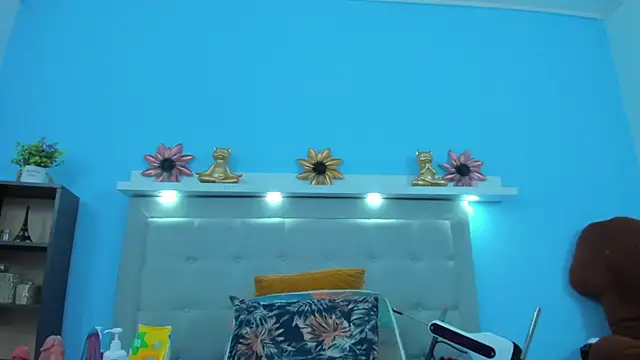 neferet opal online show from 12/19/25, 12:17