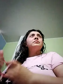 TifanyAmazinng online show from 09/19/25, 10:21