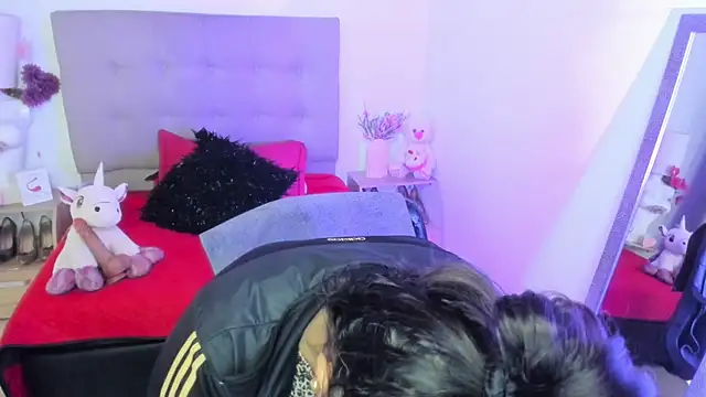 TifanyAmazinng online show from 04/23/26, 01:02