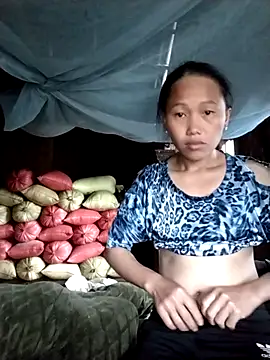 Snapshot of PhamPm70 chatting on 11/07/25, 12:32 PhamPm70 online show from 11/07/25, 12:32