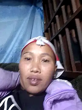 Snapshot of PhamPm70 chatting on 11/26/25, 12:06 PhamPm70 online show from 11/26/25, 12:06