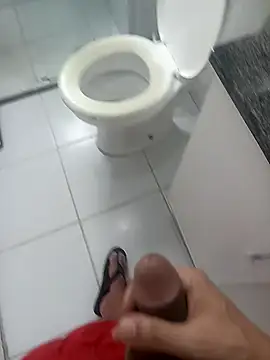 Snapshot of comobucetinhas chatting on 11/15/25, 07:21 comobucetinhas online show from 11/15/25, 07:21