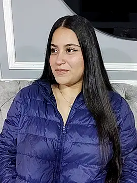 Snapshot of gabyjoness_ chatting on 11/12/25, 04:02 gabyjoness online show from 11/12/25, 04:02