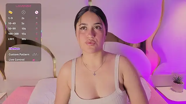 Snapshot of gabyjoness_ chatting on 11/25/25, 04:45 gabyjoness online show from 11/25/25, 04:45