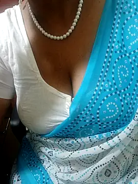 Snapshot of tami_lavanya chatting on 09/22/25, 04:42 tami lavanya online show from 09/22/25, 04:42