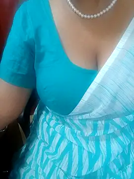 Snapshot of tami_lavanya chatting on 09/27/25, 09:03 tami lavanya online show from 09/27/25, 09:03