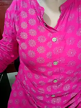 Snapshot of tami_lavanya chatting on 09/30/25, 04:28 tami lavanya online show from 09/30/25, 04:28