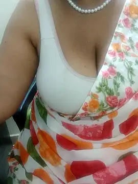 Snapshot of tami_lavanya chatting on 10/14/25, 05:03 tami lavanya online show from 10/14/25, 05:03