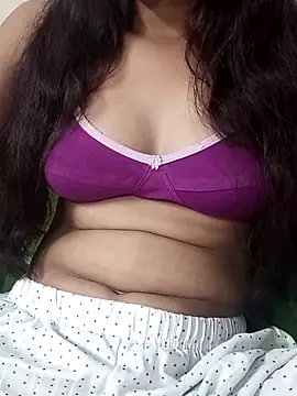 Snapshot of Aarti-kumri chatting on 09/11/25, 08:03 Aarti-kumri online show from 09/11/25, 08:03