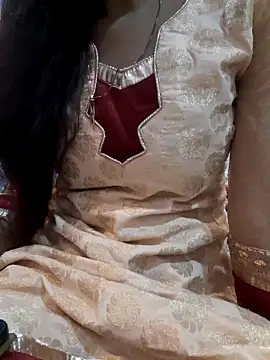 Aarti-kumri online show from 04/18/26, 08:31