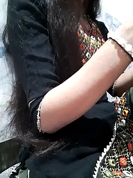 Aarti-kumri online show from 04/22/26, 04:52