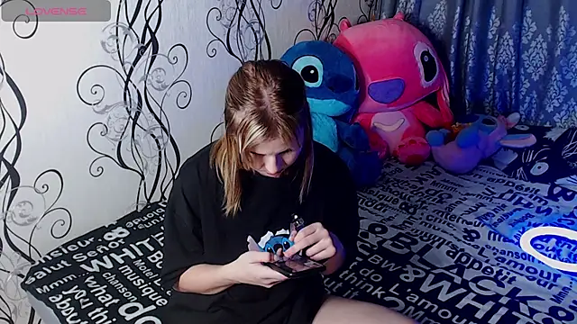 RoyAngela online show from 09/25/25, 09:29